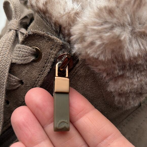 ARA Women’s Mikayla GORE-TEX Faux Fur Zip Bootie Size 6 Faux Fur - Picture 9 of 13